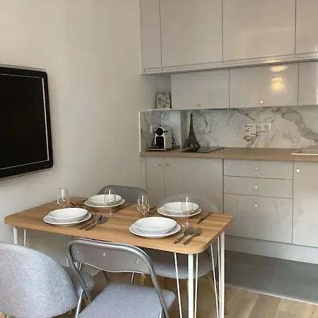 Cocon Chic Parisien Niche Au Coeur De Montmartre Apartmán *