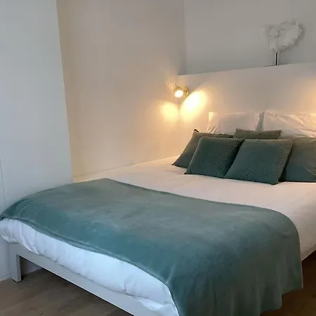 Cocon Chic Parisien Niche Au Coeur De Montmartre Apartment
