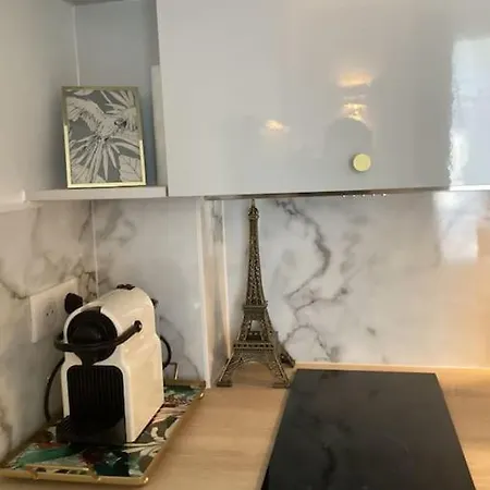 Cocon Chic Parisien Niche Au Coeur De Montmartre * Paris