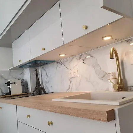Cocon Chic Parisien Niche Au Coeur De Montmartre Apartment