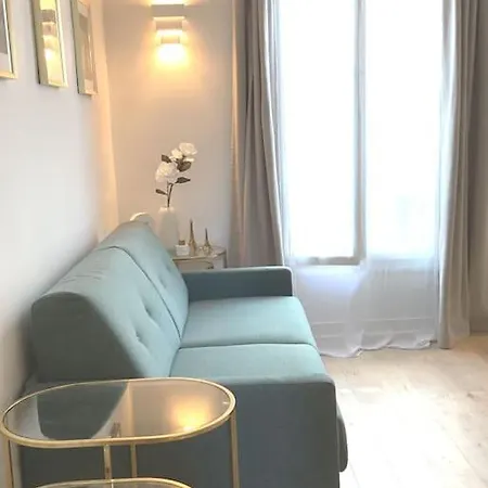 Apartment Cocon Chic Parisien Niche Au Coeur De Montmartre