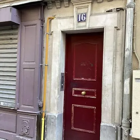 Cocon Chic Parisien Niche Au Coeur De Montmartre Apartment Paris